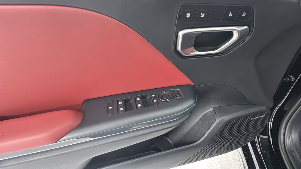 2025 Kia K4 GT-Line photo 16