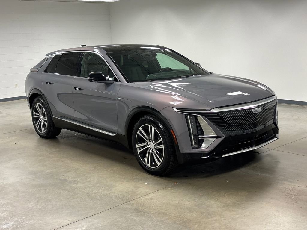 2026 Cadillac Lyriq Luxury photo 2