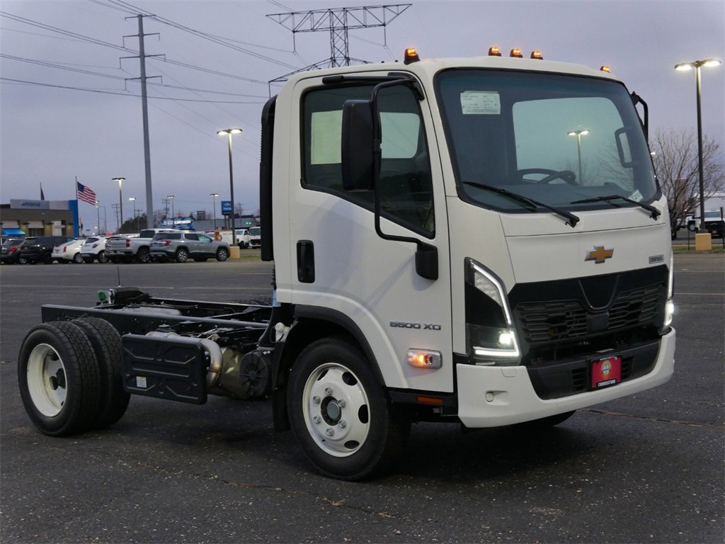 2025 Chevrolet Silverado photo 4
