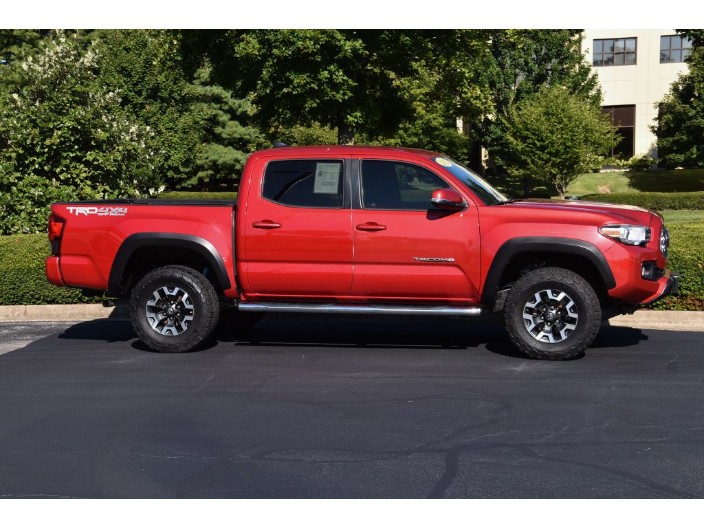 2019 Toyota Tacoma TRD 4x4 photo 2