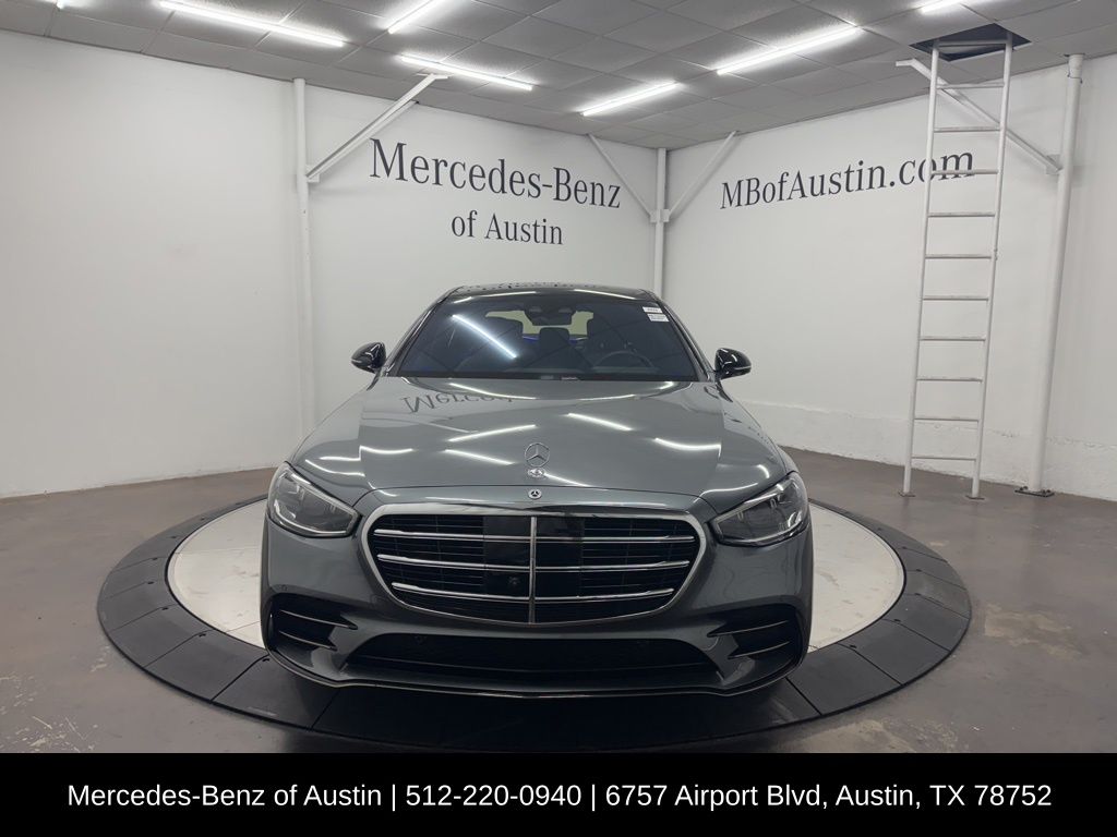 2025 Mercedes Benz S 580 4MATIC photo 2