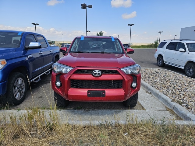 2018 Toyota 4Runner SR5 photo 2