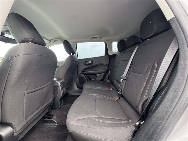 2018 Jeep Compass Sport photo 2