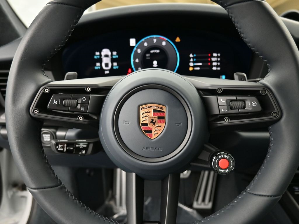 2025 Porsche 911 GTS photo 24