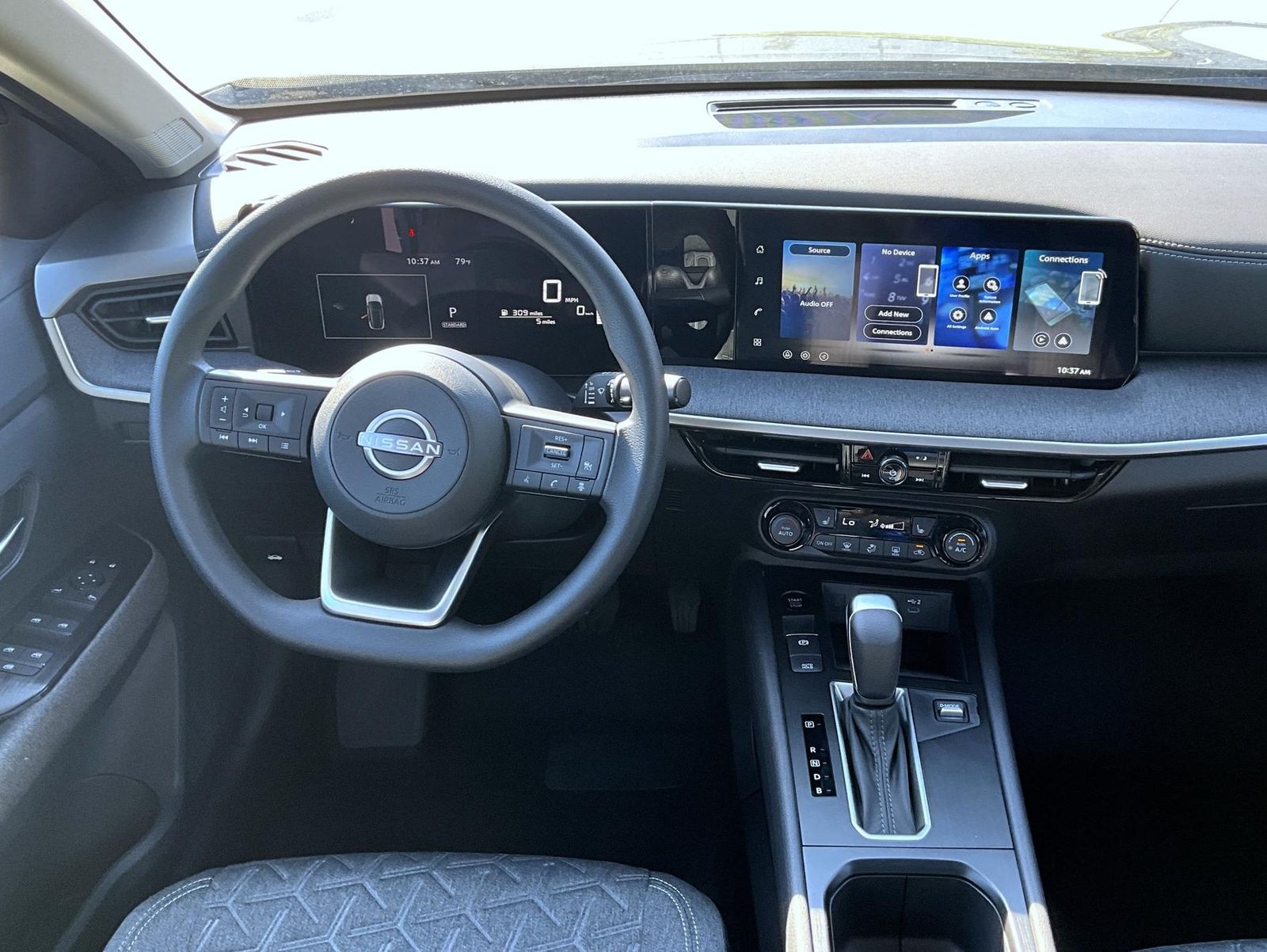 2026 Nissan Kicks SV photo 12