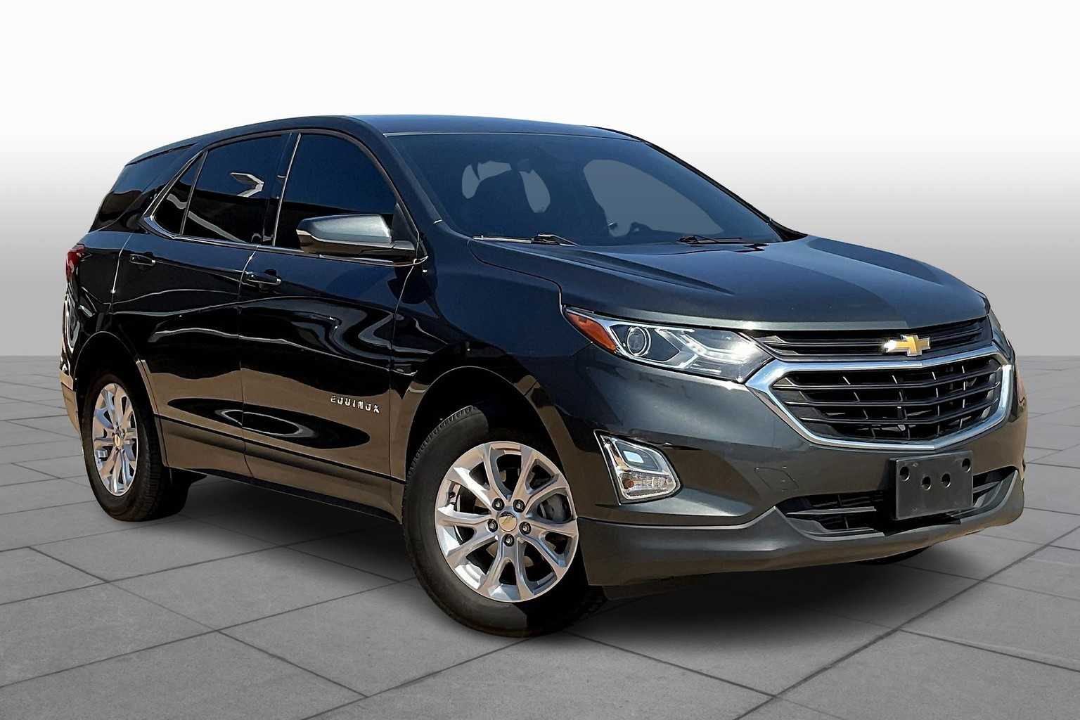2018 Chevrolet Equinox LT photo 2