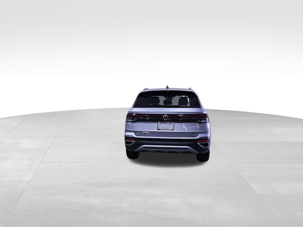 2025 Volkswagen Taos SE photo 4