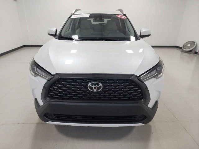 2022 Toyota Corolla Cross LE photo 5