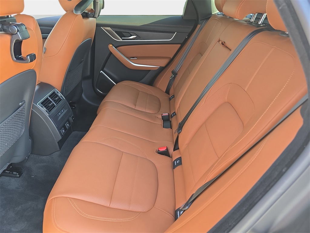 2025 Jaguar F-PACE P400 R-Dynamic S photo 13