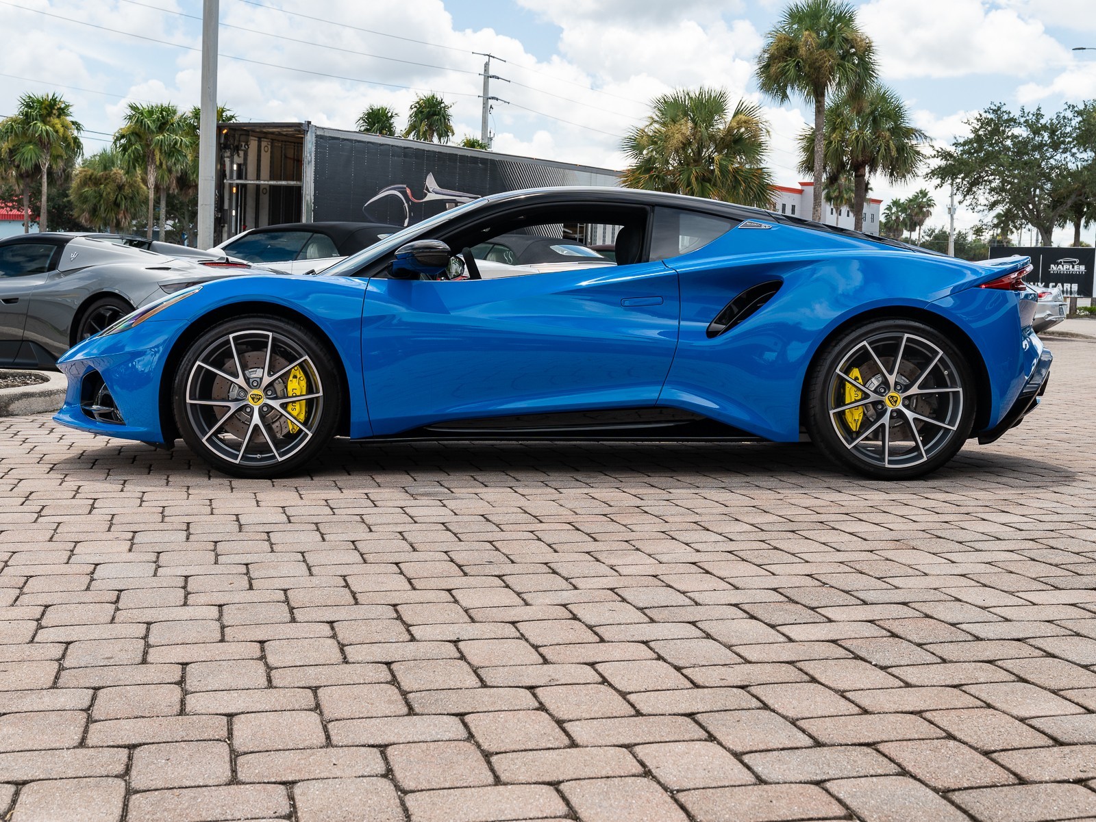 2024 Lotus Emira First Edition photo 18