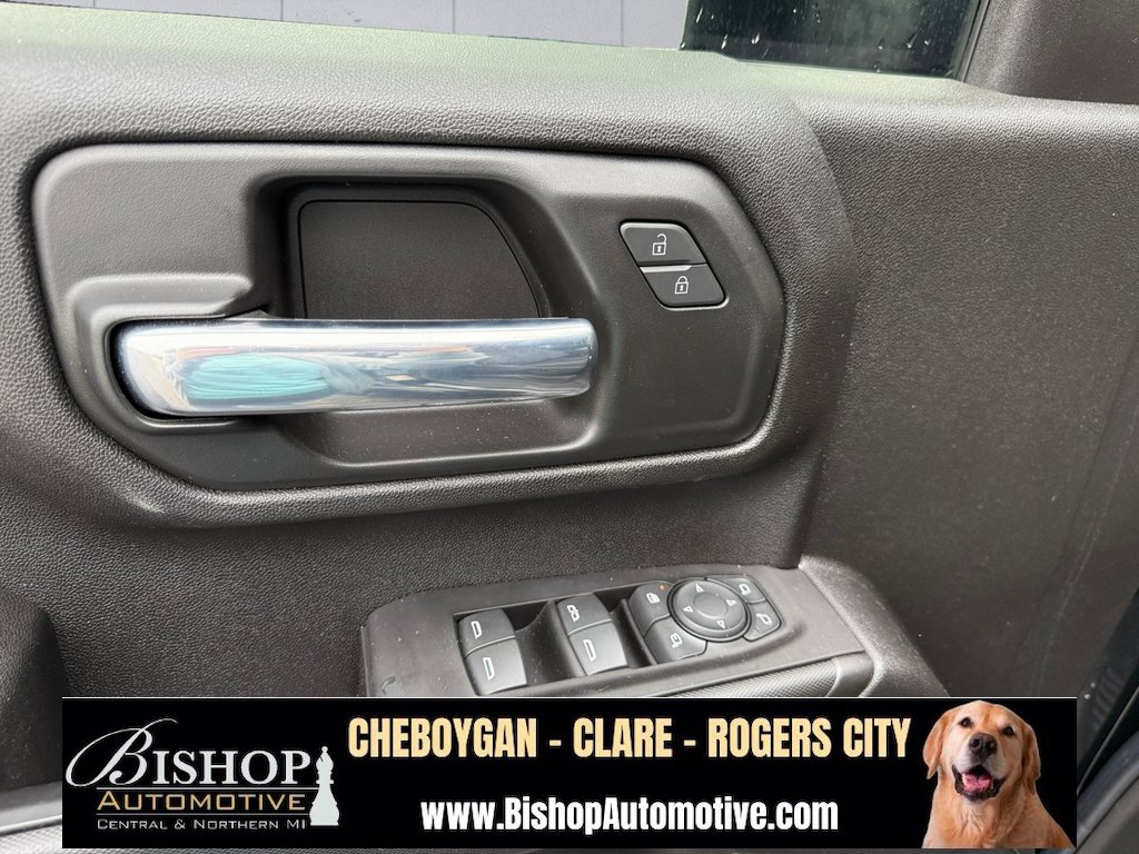 2024 Chevrolet Silverado 2500HD Custom photo 13