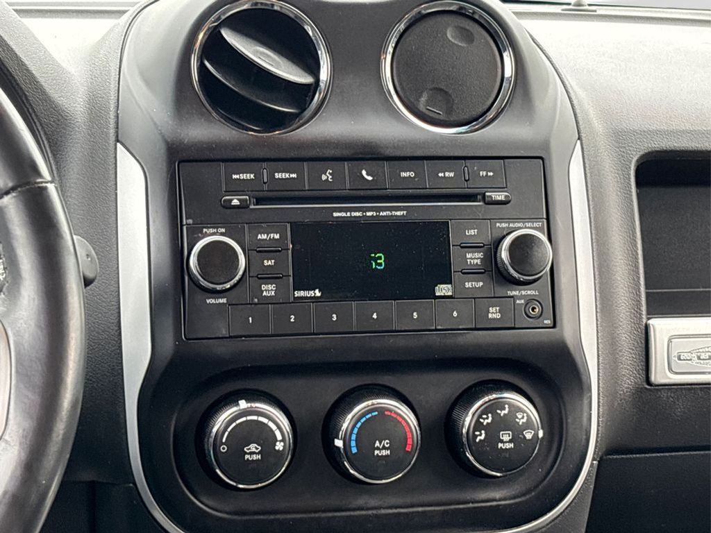 2017 Jeep Compass Latitude photo 17
