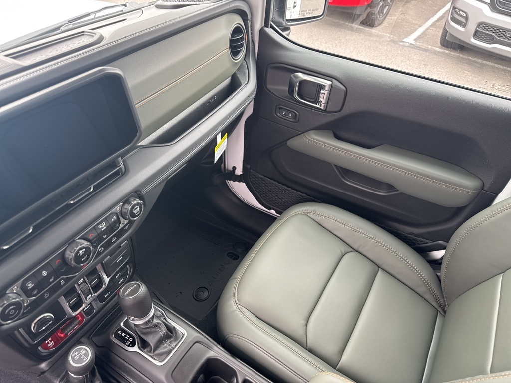2025 Jeep Gladiator Mojave photo 35