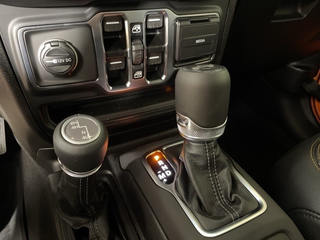 2025 Jeep Wrangler Sahara photo 31