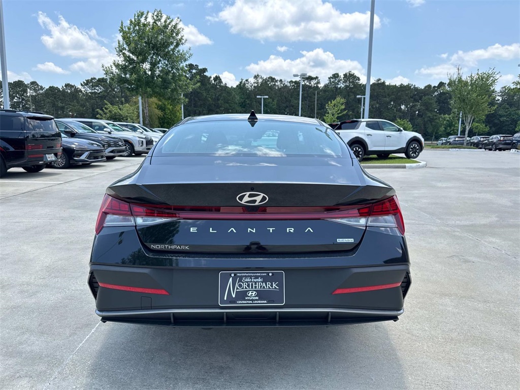 2025 Hyundai Elantra Hybrid photo 4