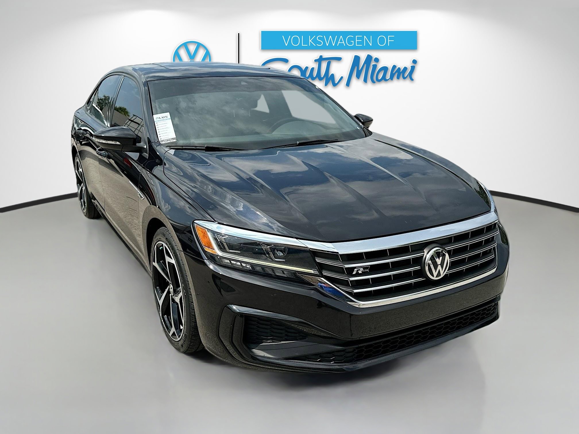2022 Volkswagen Passat 2.0T R-Line photo 3