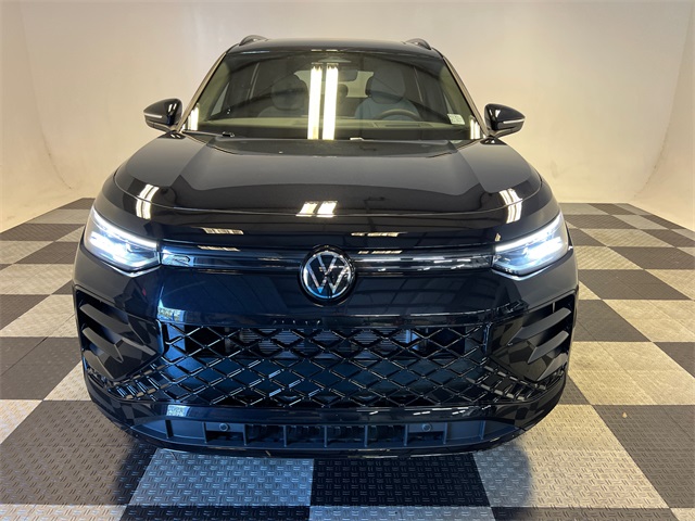 2026 Volkswagen Tiguan SE R-Line Black photo 2