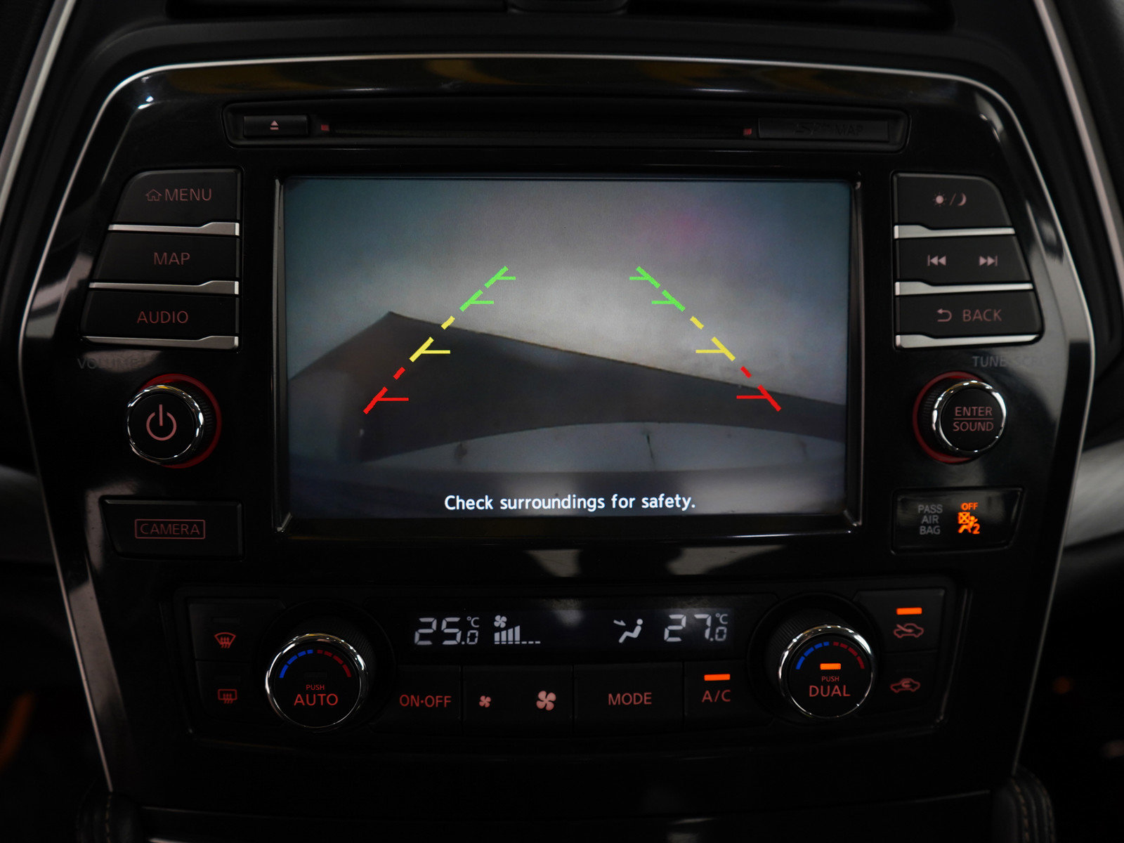 2017 Nissan Maxima SV photo 24