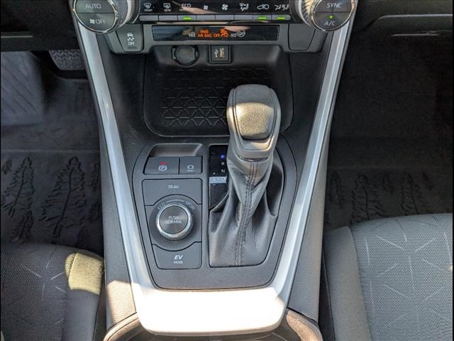 2023 Toyota RAV4 Hybrid photo 12