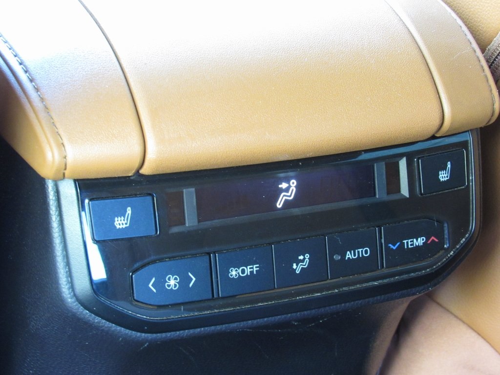2023 Toyota Highlander Platinum photo 32