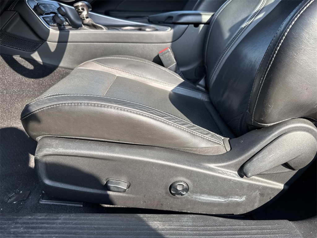 2021 Dodge Challenger SXT photo 15