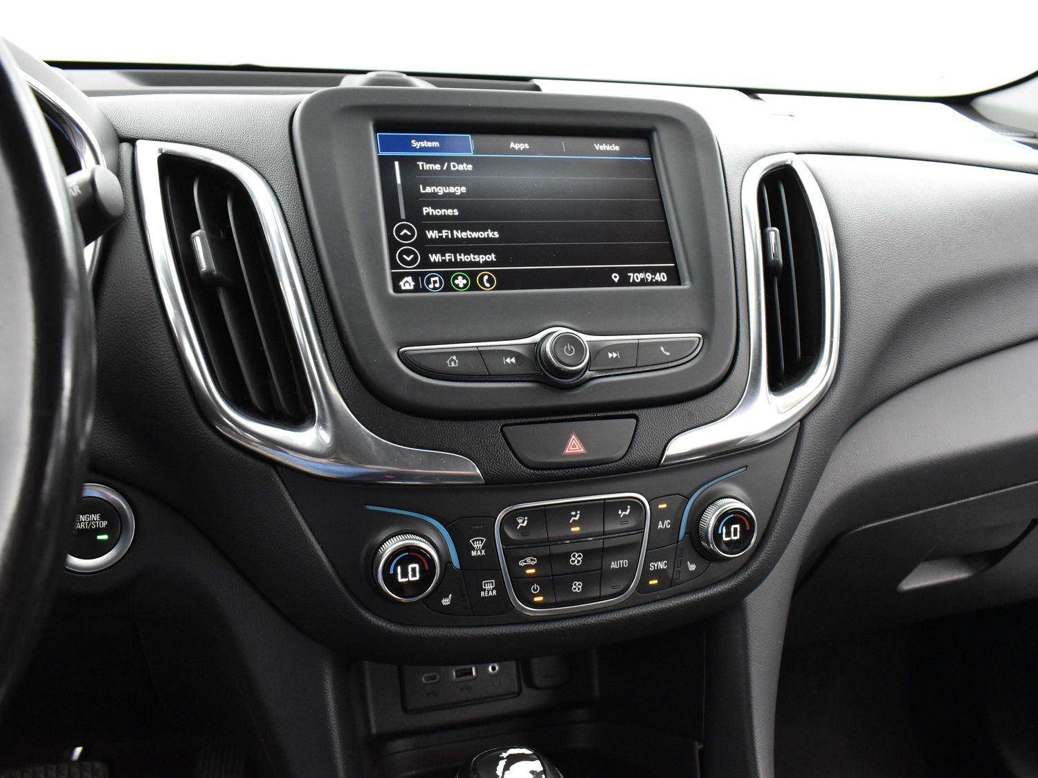 2020 Chevrolet Equinox LT photo 23