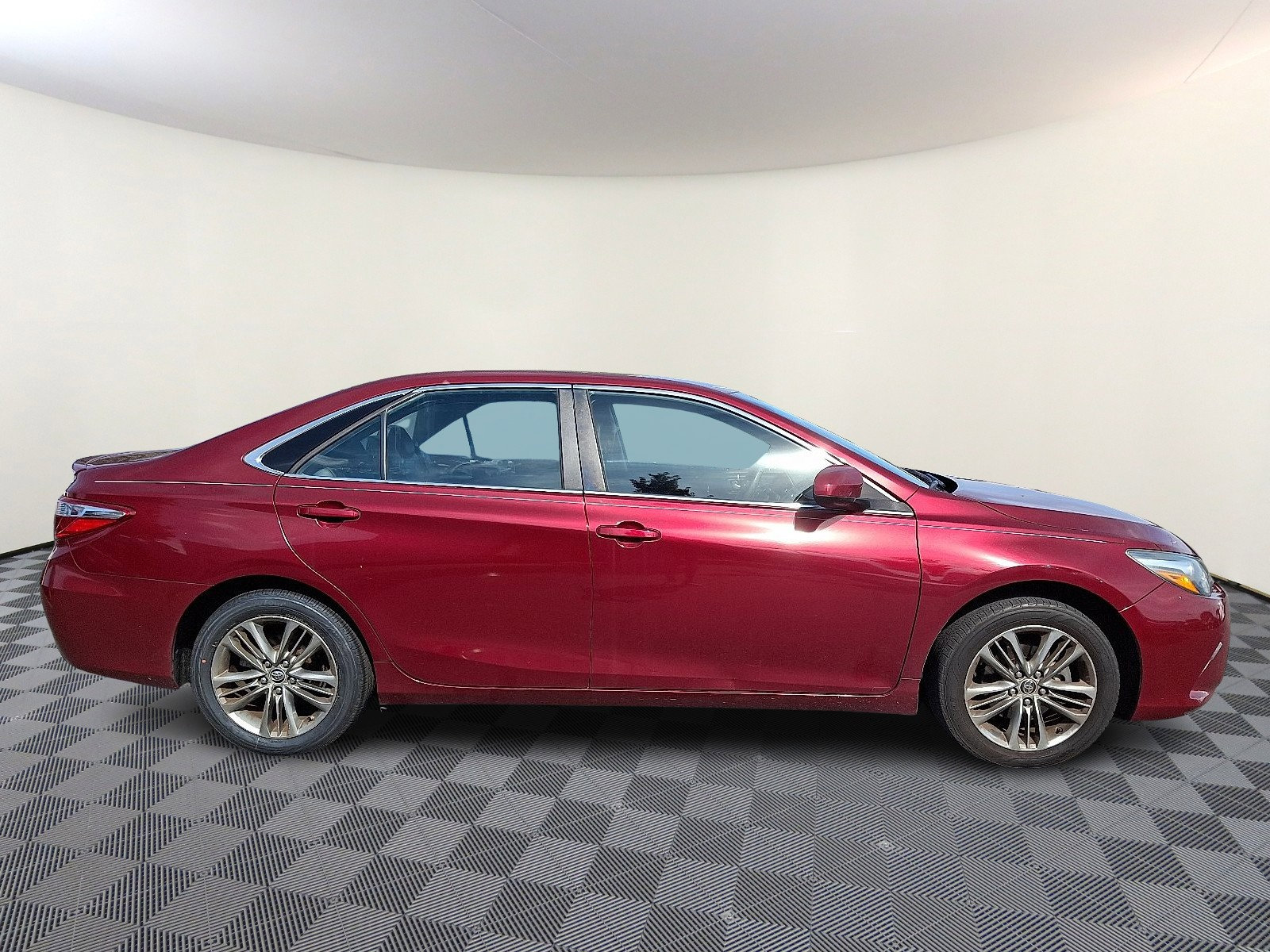 2016 Toyota Camry SE photo 4