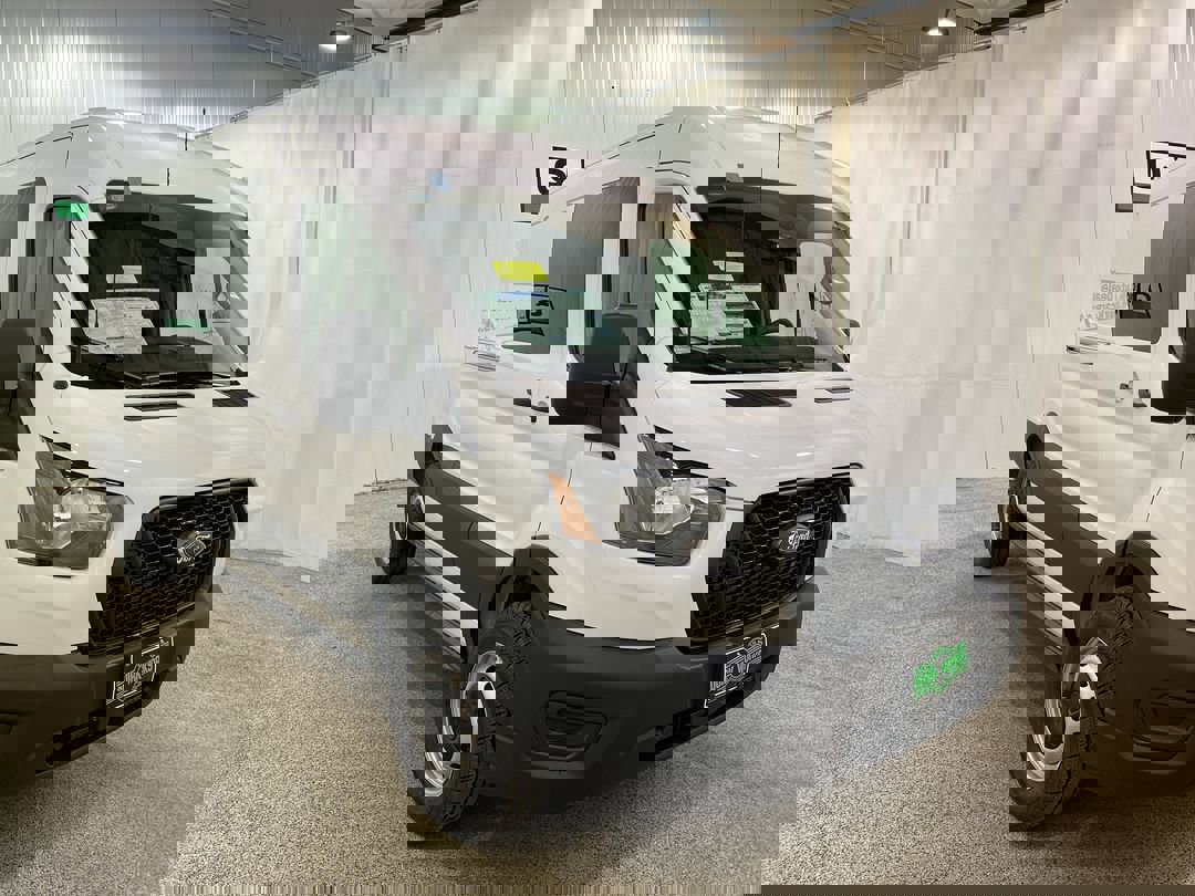 New 2025 OXFORD WHITE Ford BASE image 1