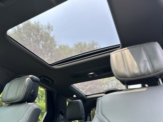 2024 Land Rover Discovery SE photo 15
