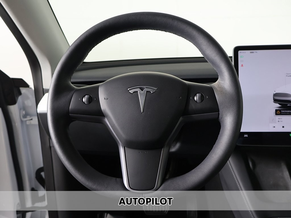2023 Tesla Model Y Long Range photo 3