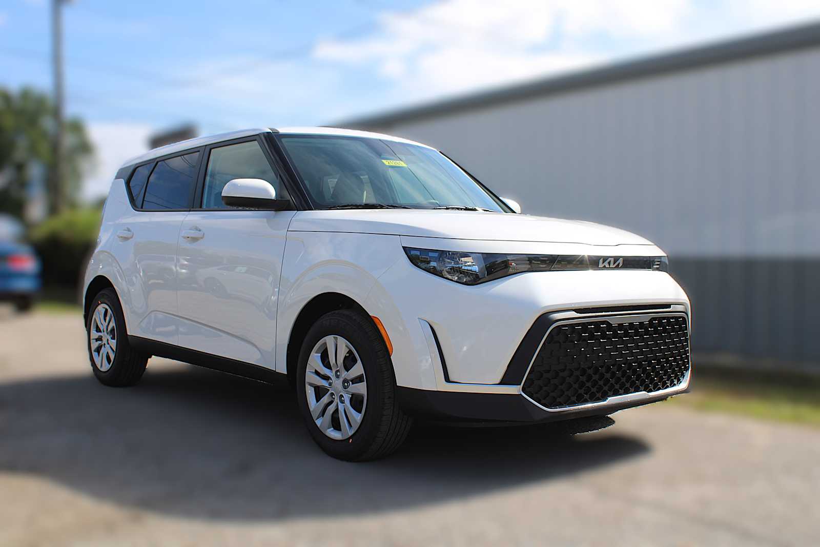 2025 Kia Soul LX photo 2