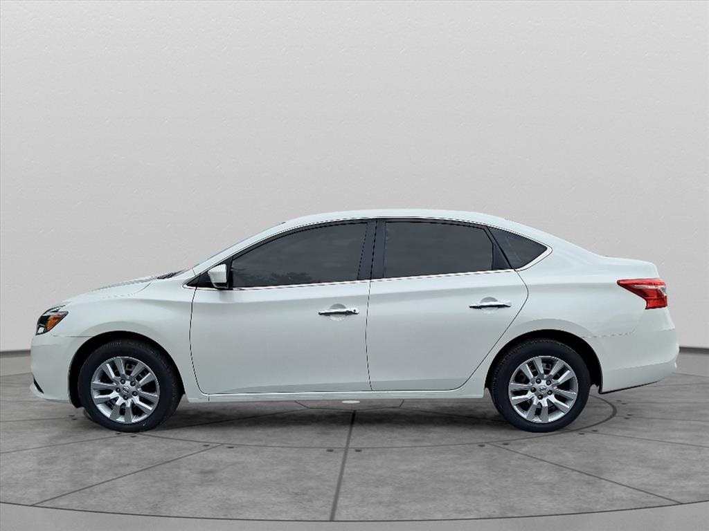 2017 Nissan Sentra photo 3
