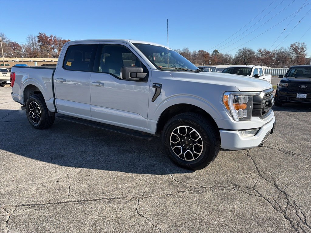 2022 Ford F-150 XLT photo 2