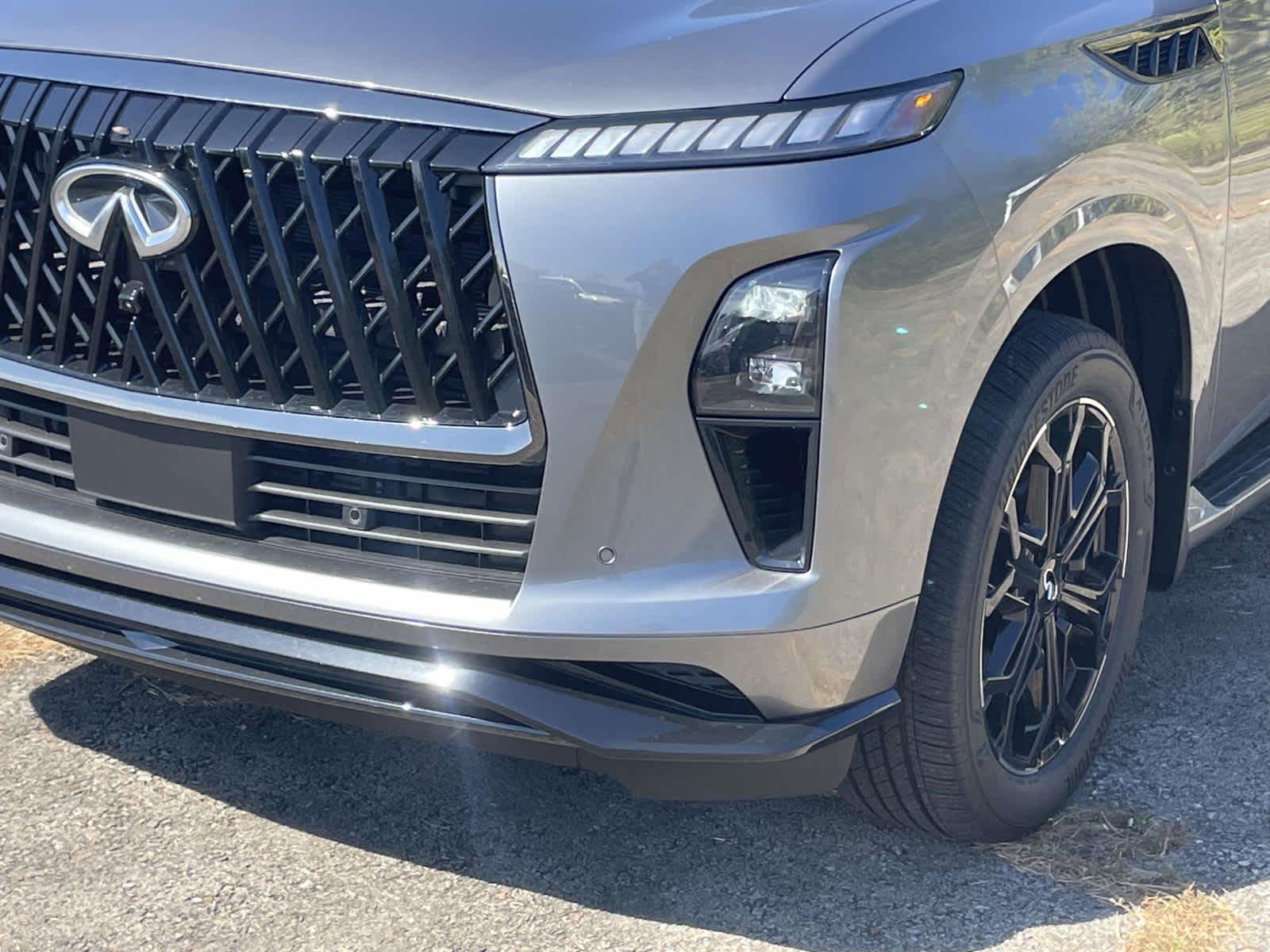 2026 Infiniti QX80 Sensory photo 8