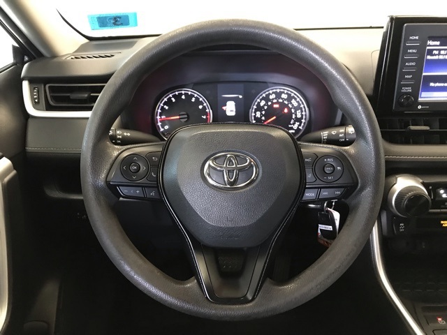 2021 Toyota RAV4 LE photo 19