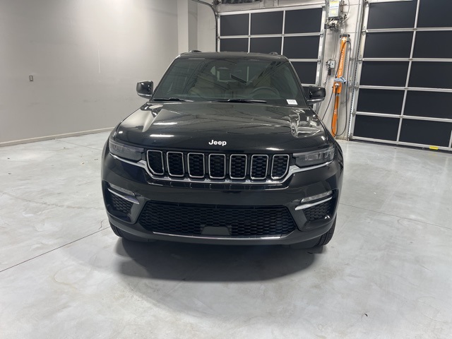2025 Jeep Grand Cherokee Limited photo 2
