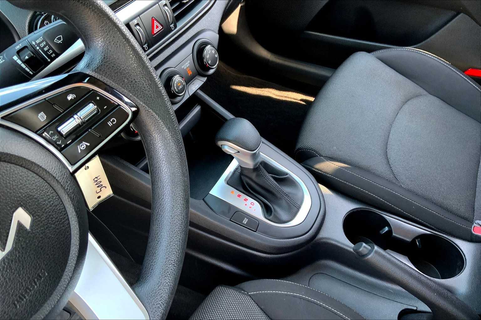2023 Kia Forte LXS photo 13