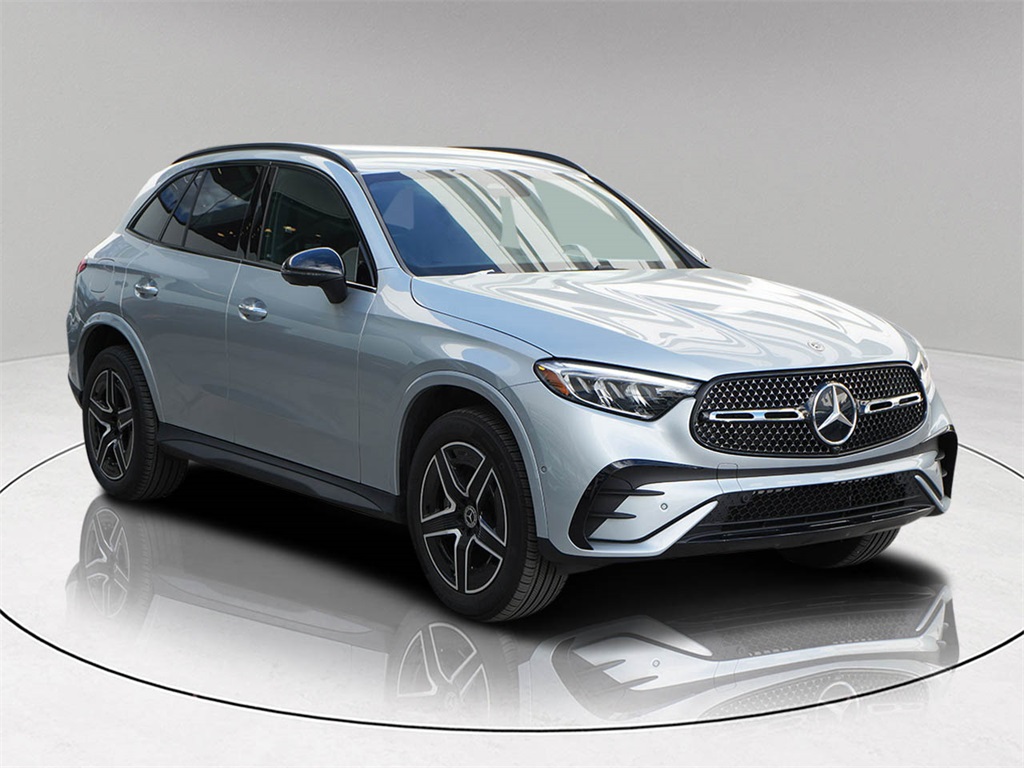 2025 Mercedes-Benz GLC Base's photo