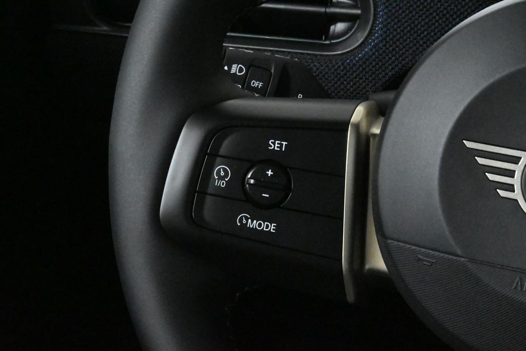 2025 Mini Cooper Hardtop 2 Door Signature photo 18