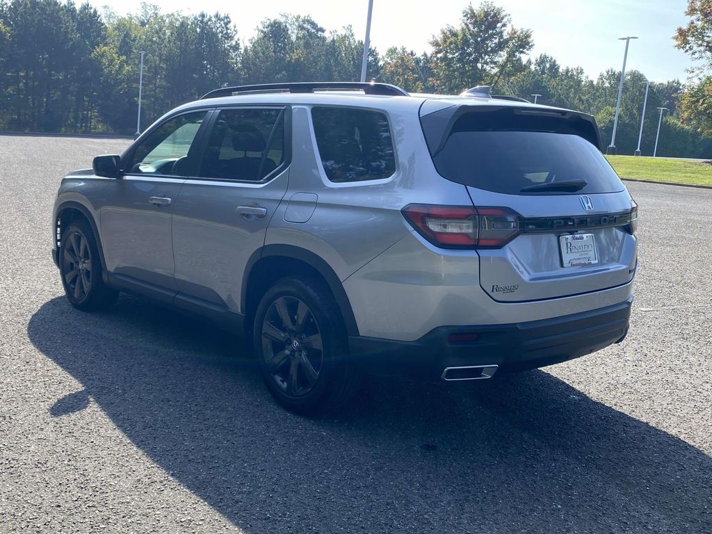 2025 Honda Pilot Sport photo 3