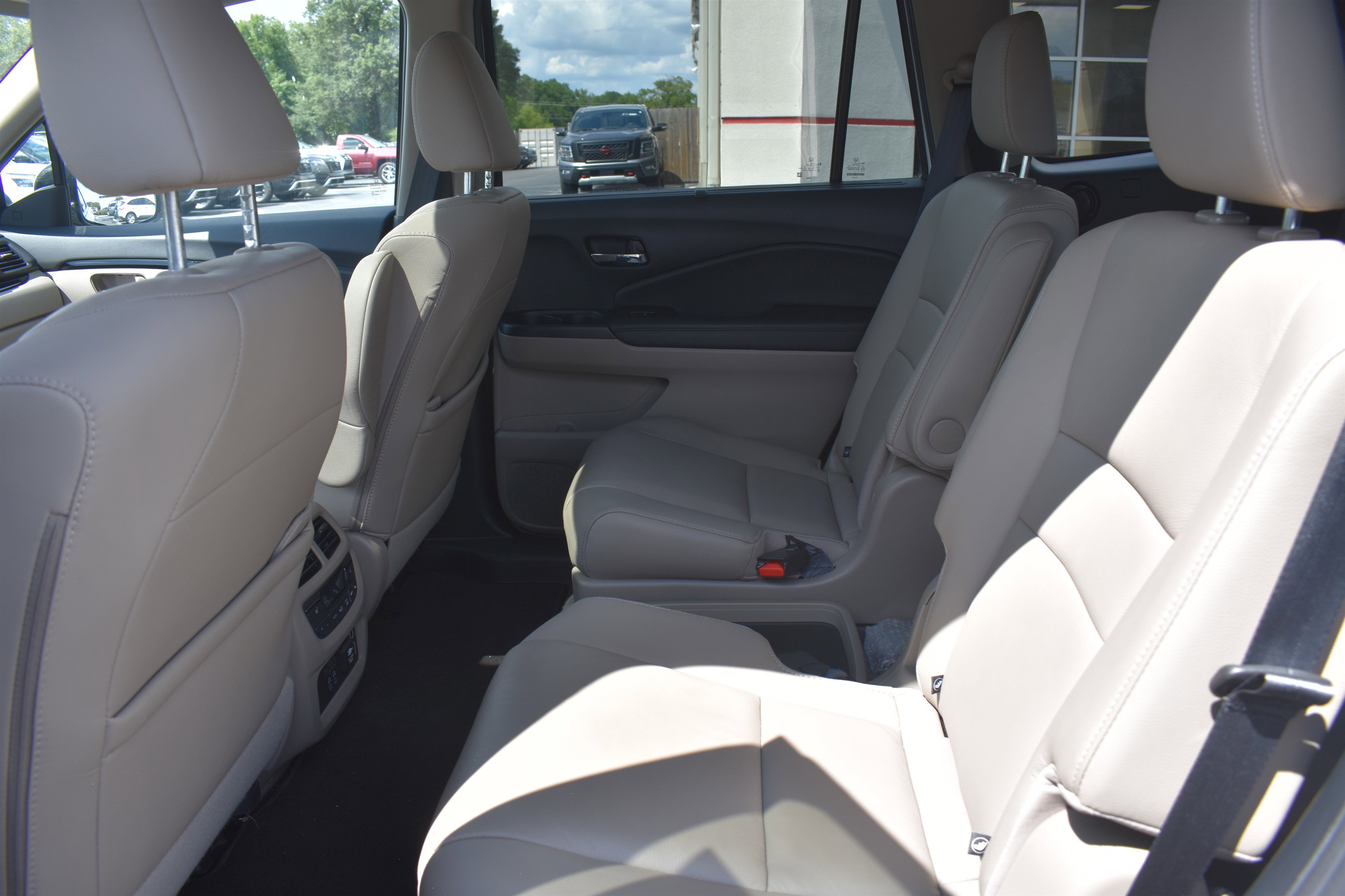 2021 Honda Pilot Touring photo 6