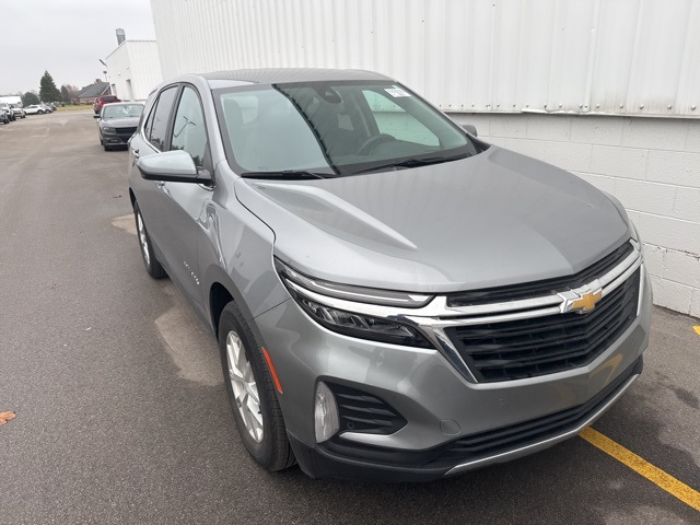 2024 Chevrolet Equinox LT photo 3