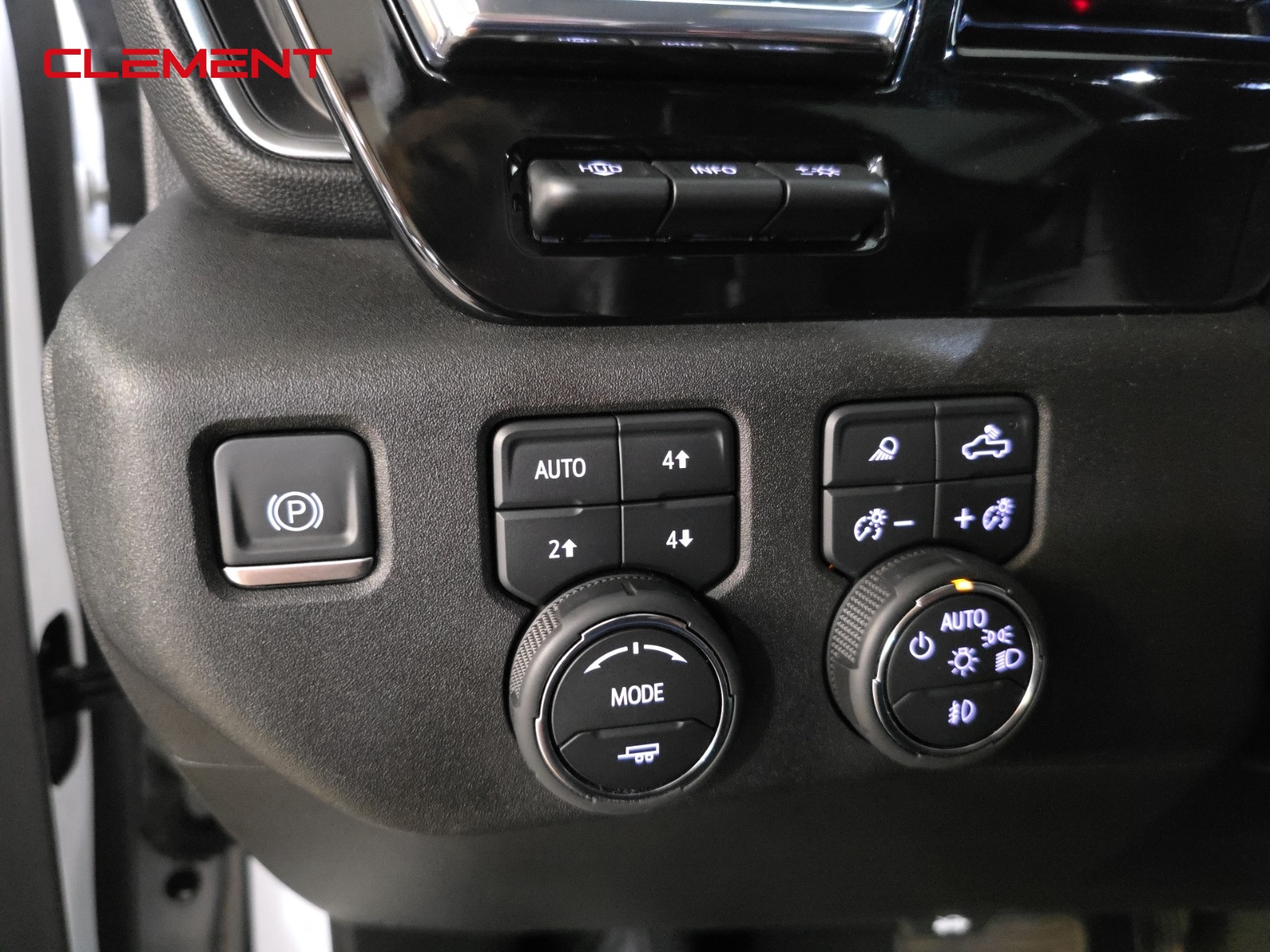 2024 Chevrolet Silverado 1500 LTZ photo 11