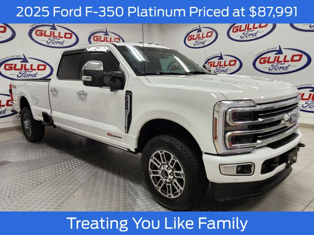 2025 Ford F-350 Super Duty Platinum's photo