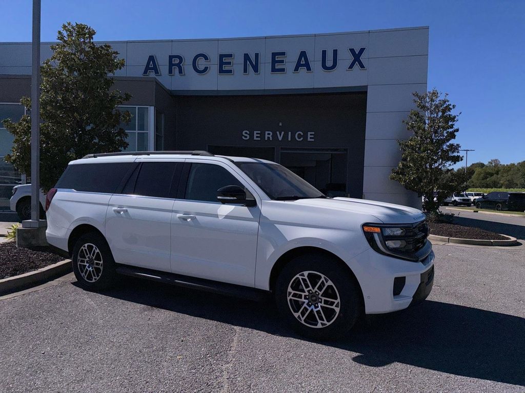 2025 Ford Expedition Active's photo