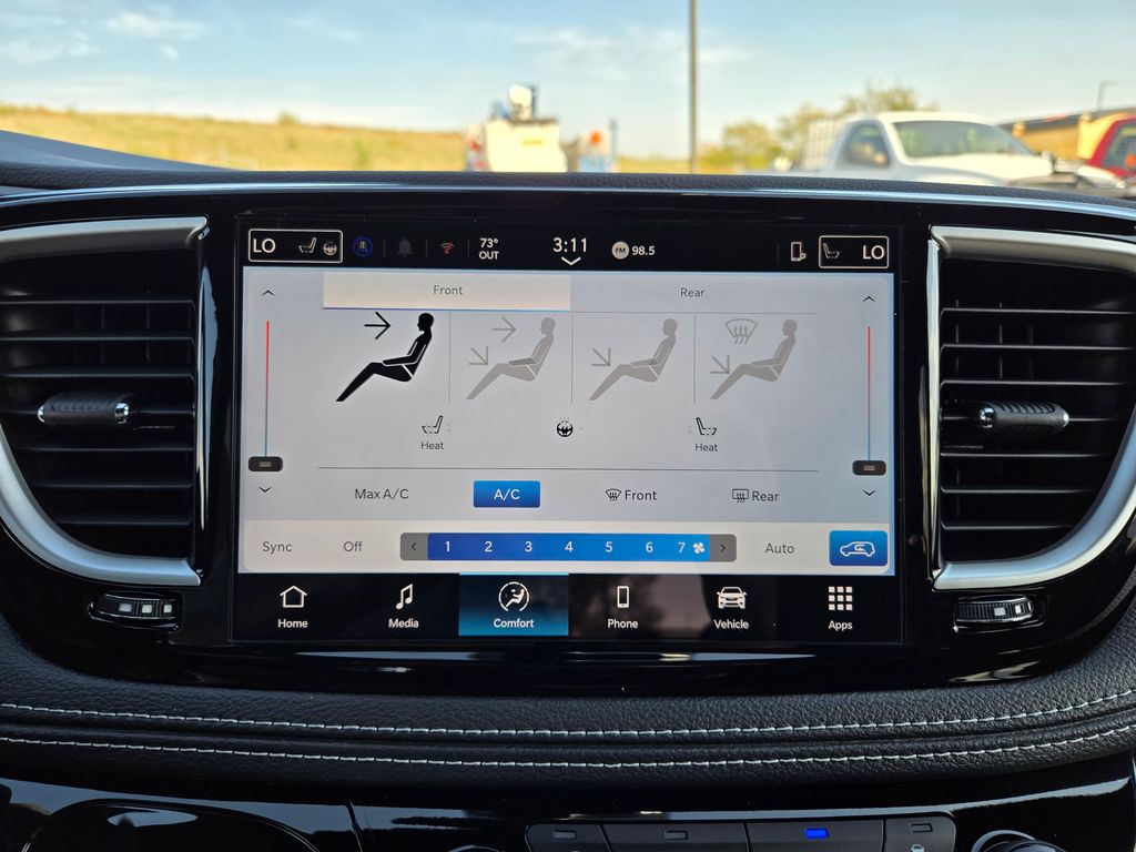2026 Chrysler Pacifica photo 20