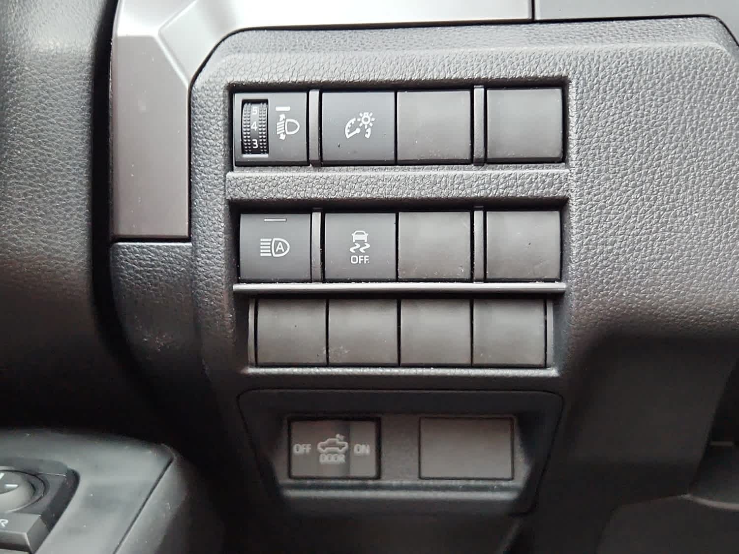 2025 Toyota Tacoma SR5 Double Cab photo 16