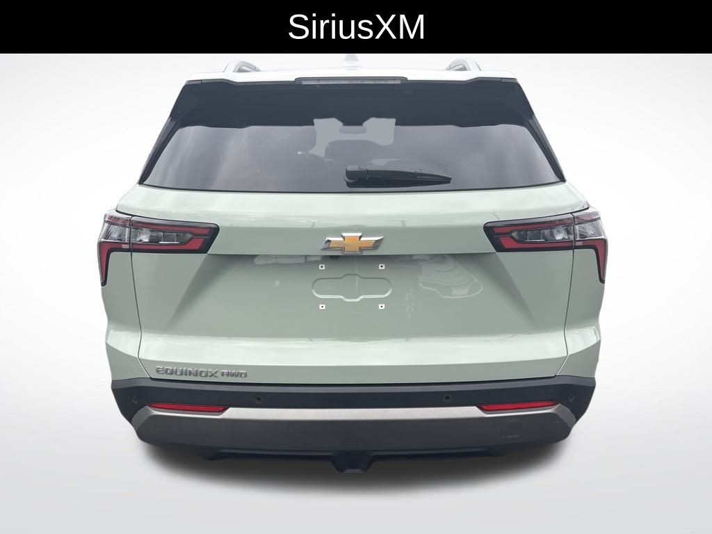 2025 Chevrolet Equinox LT photo 3