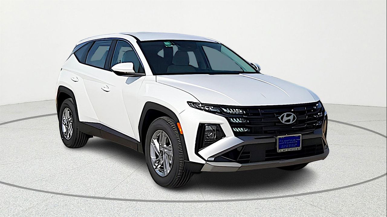 2026 Hyundai Tucson SE's photo