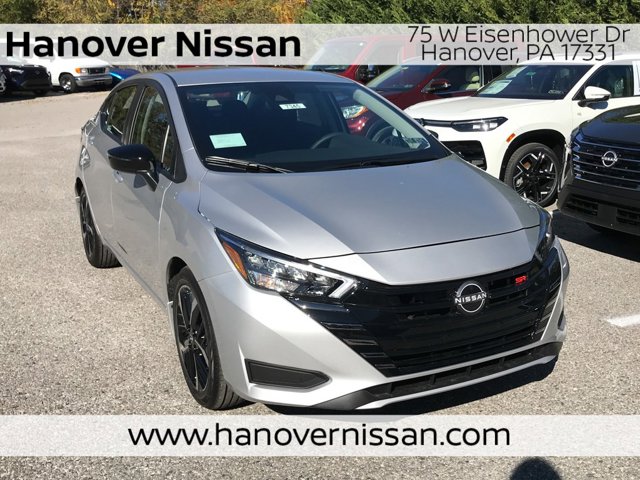 2025 Nissan Versa Sedan SR's photo